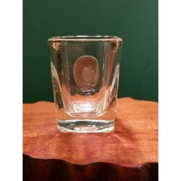 Chicago Cubs Square Shot Glass with Enameled Logo Emblem - Picture 3 of 4